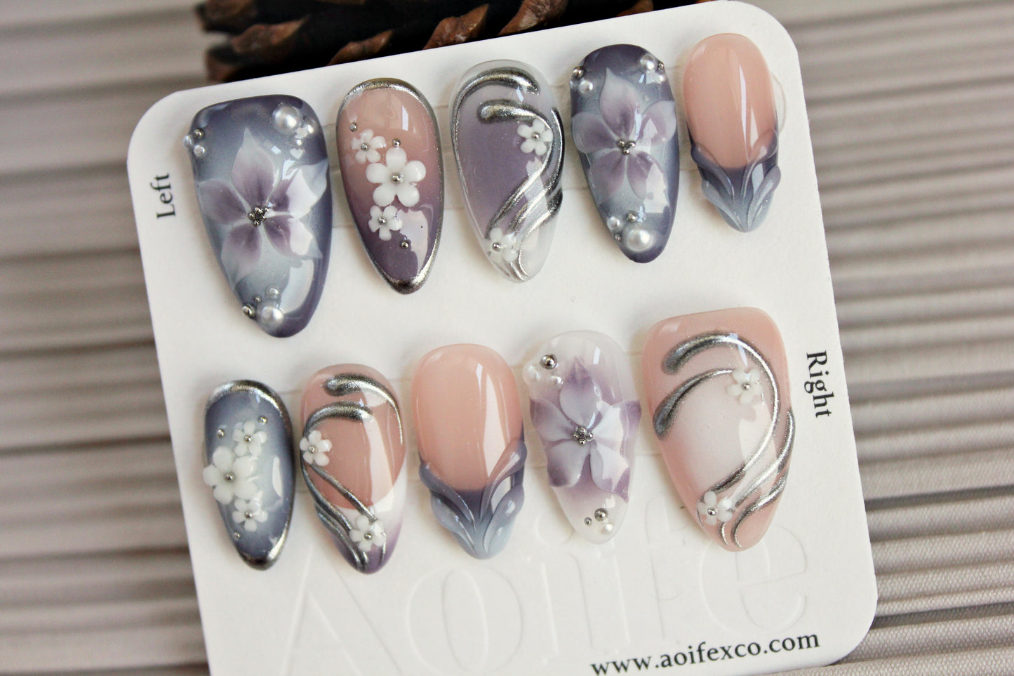 Moonlit Lilas
